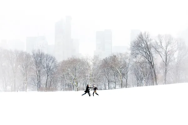 couple in snowstorm2