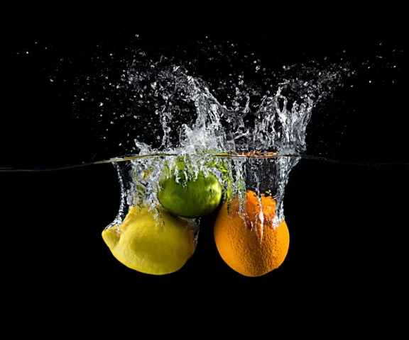 how to photograph falling objects in water 07