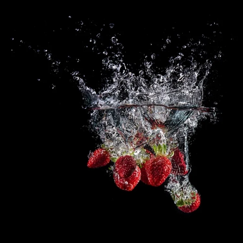 how to photograph falling objects in water 08